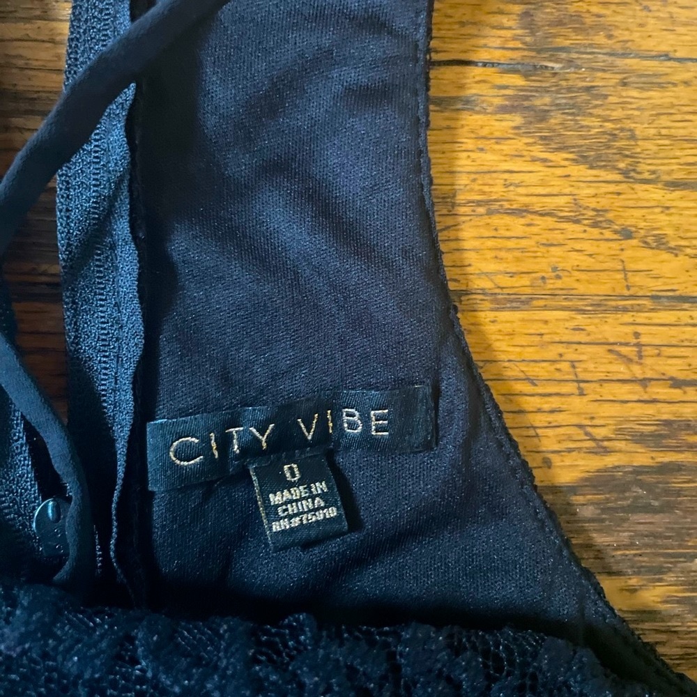Brand New with Tags Beautiful City Vibe Party Dress. Size 0. - Picture 6 of 10
